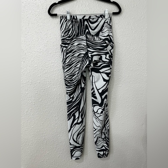 Lululemon Swift Speed High-Rise Tight 28" Leggings Size 4 - Picture 5 of 12